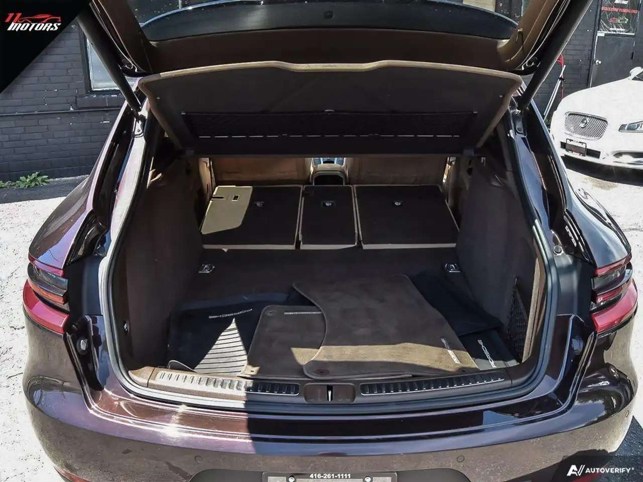 Porsche Macan photo Porsche Macan