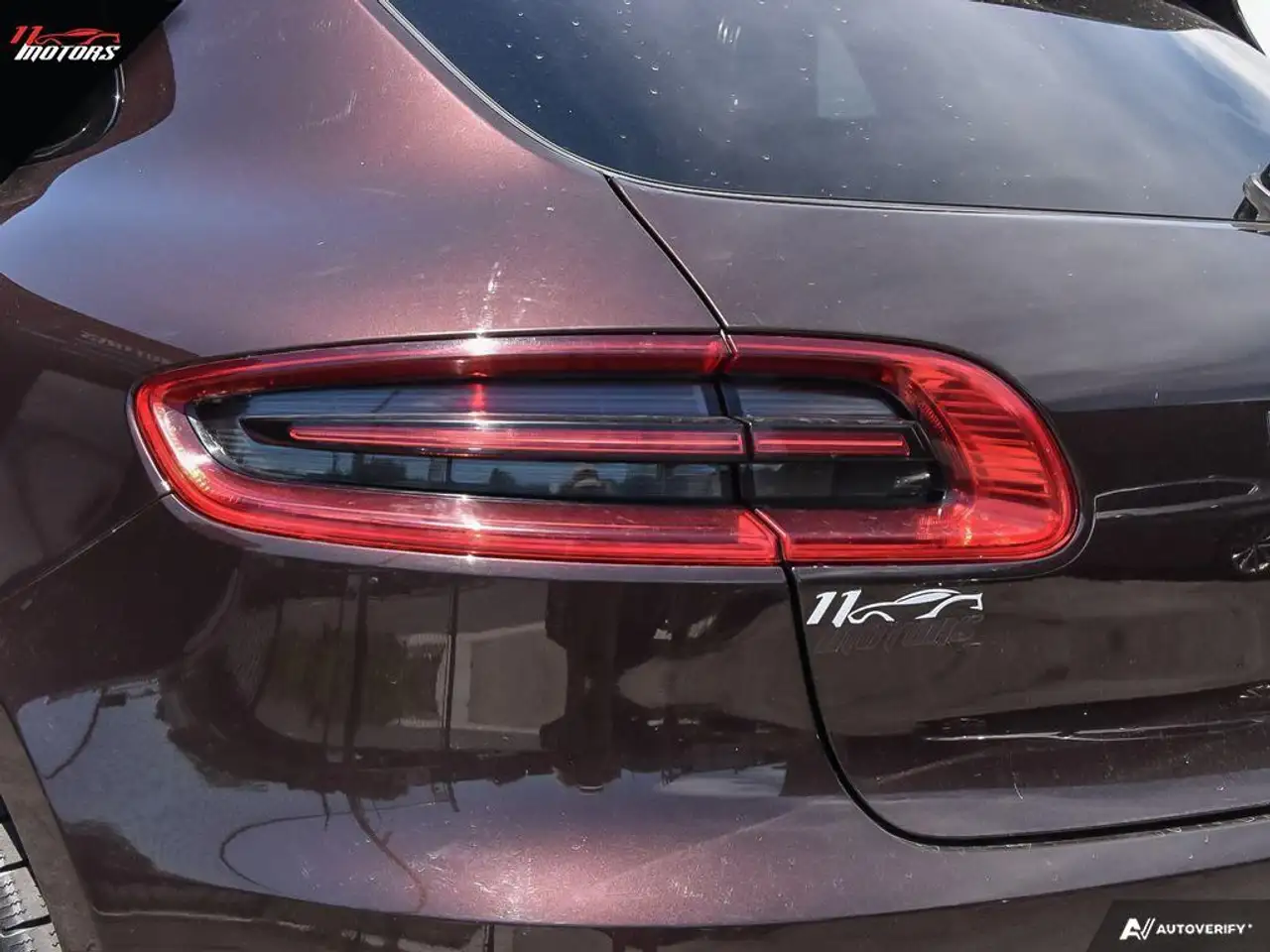Porsche Macan photo Porsche Macan