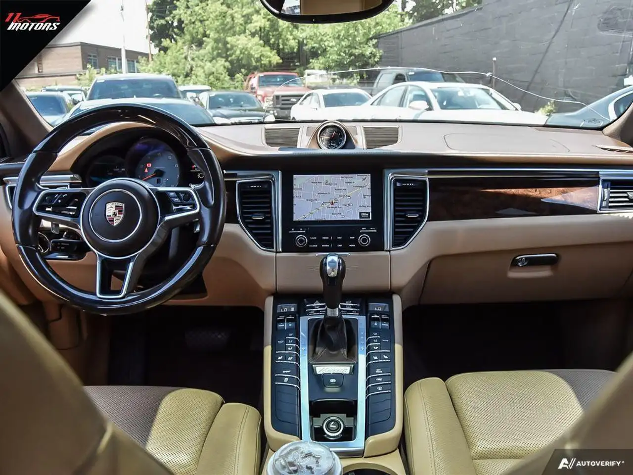 Porsche Macan photo Porsche Macan