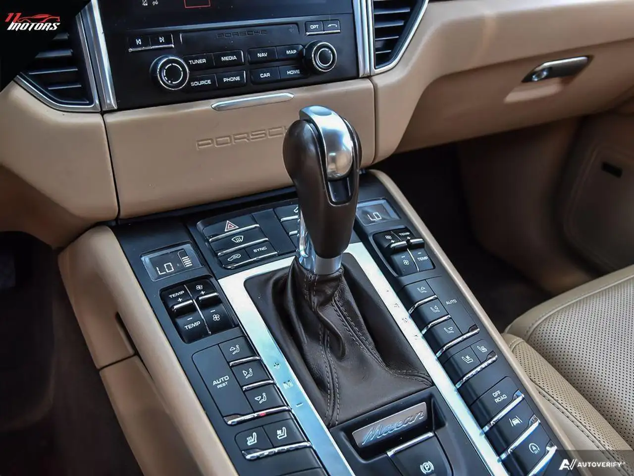 Porsche Macan photo Porsche Macan