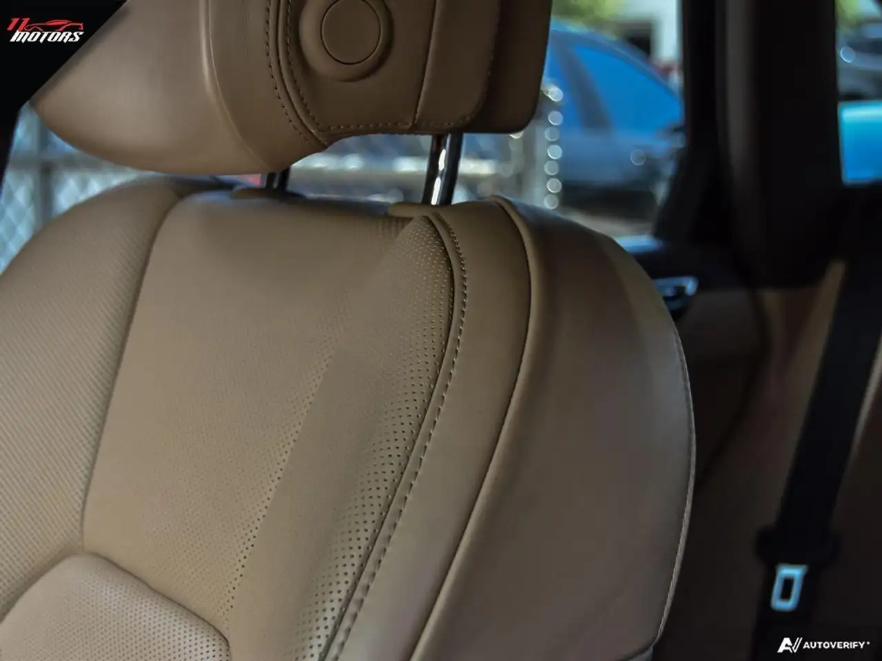 Porsche Macan photo Porsche Macan