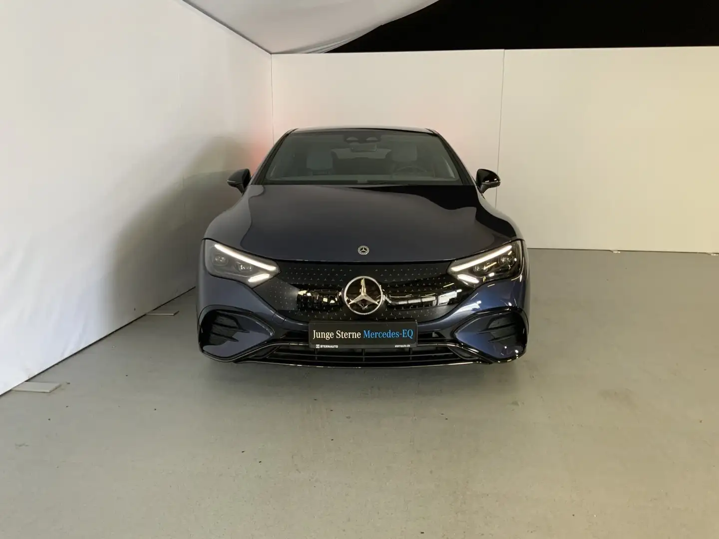 Mercedes-Benz EQE 300 EQE 300 AMG Night Pano HAL4,5° DISTRO HUD Burm3D Bleu - 2