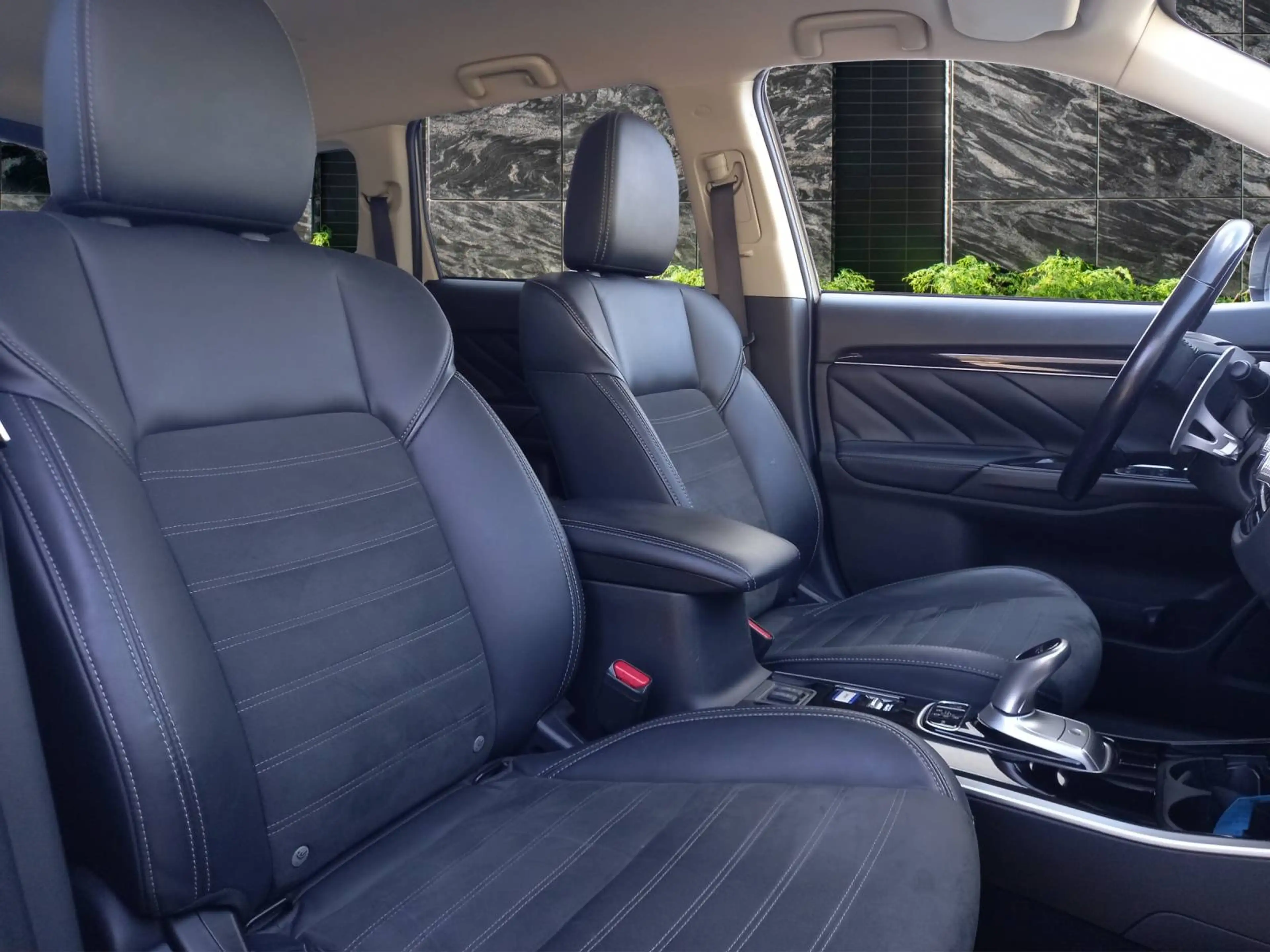 Mitsubishi Outlander Outlander Plug-In Hybrid 2.4 4WD Basis Spirit — photo 15