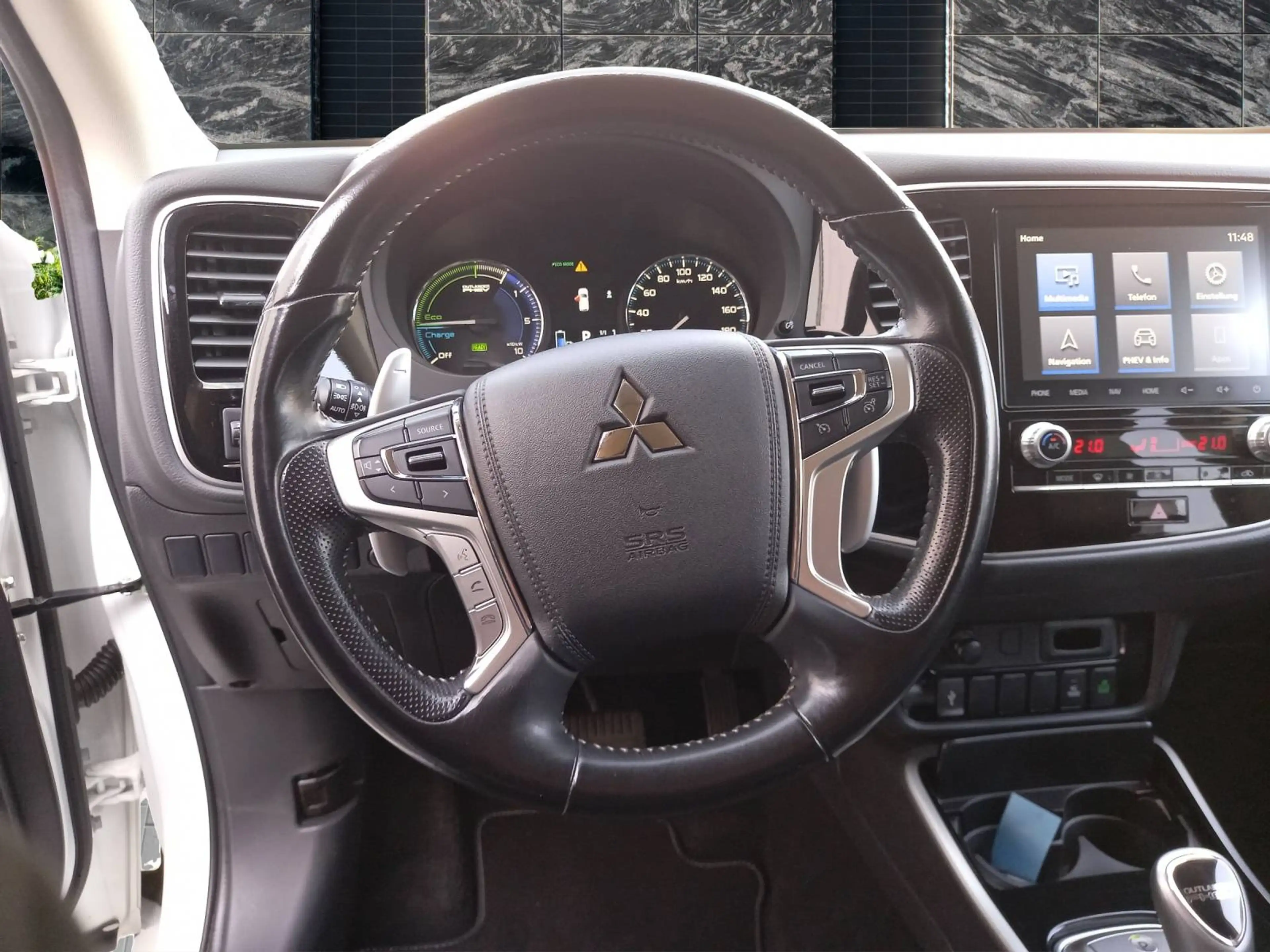 Mitsubishi Outlander Outlander Plug-In Hybrid 2.4 4WD Basis Spirit — photo 11