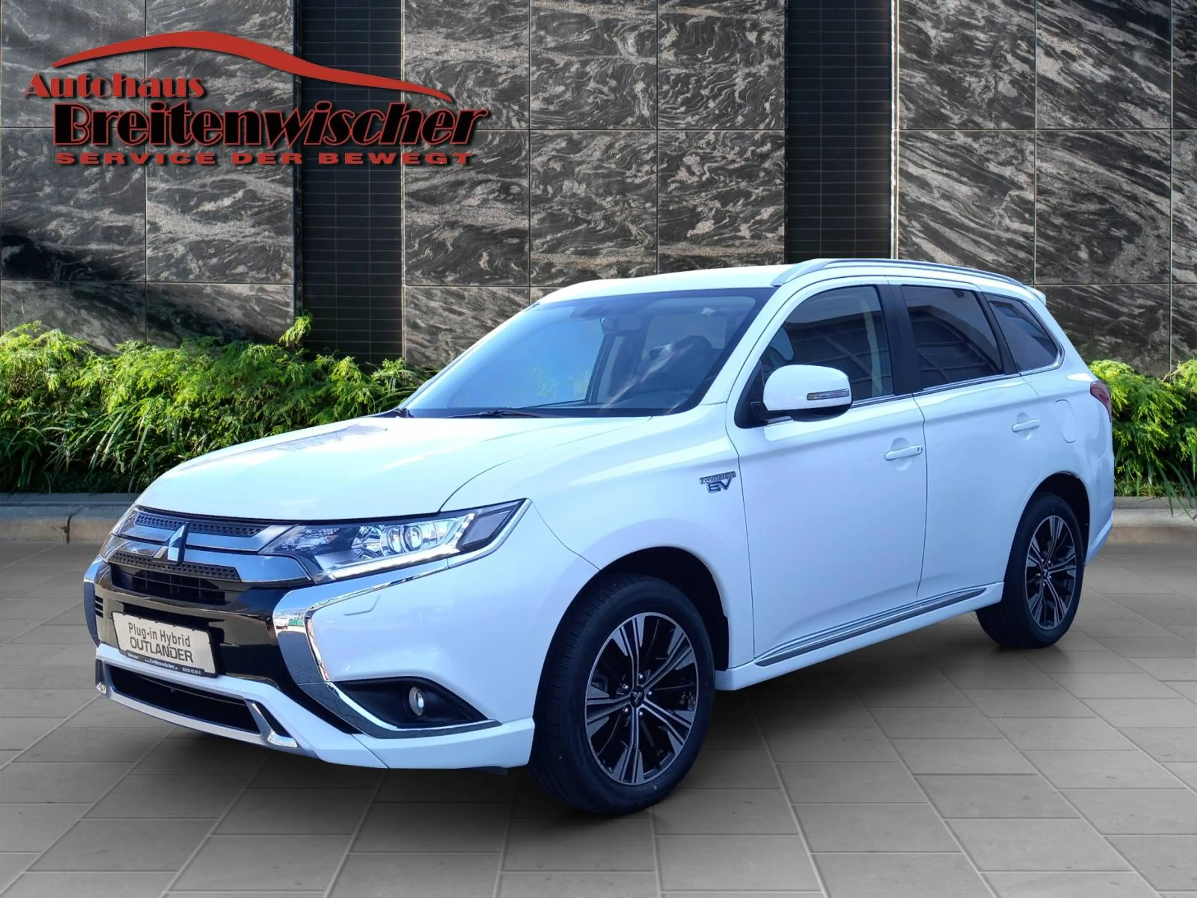Mitsubishi Outlander Outlander Plug-In Hybrid 2.4 4WD Basis Spirit