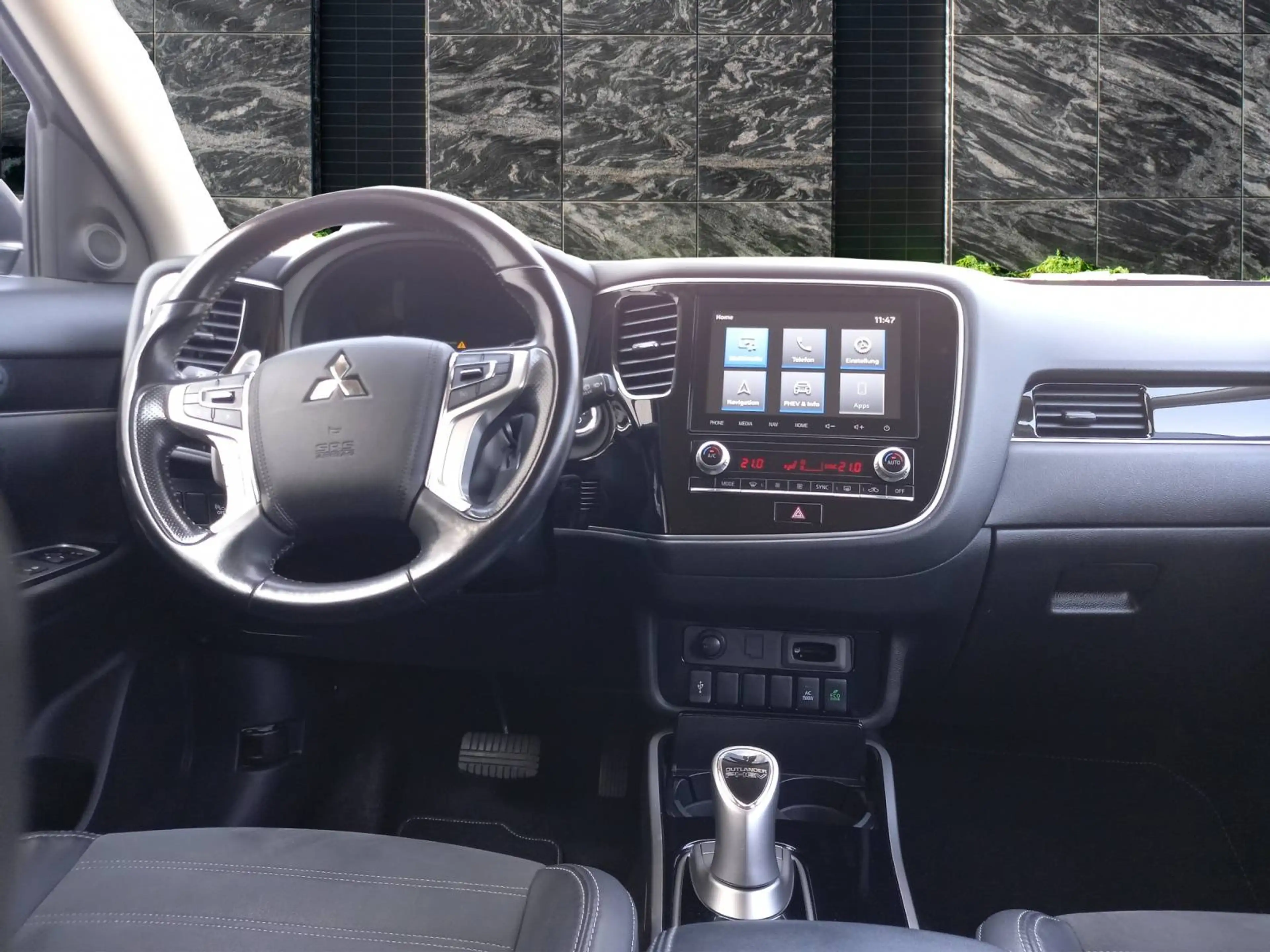 Mitsubishi Outlander Outlander Plug-In Hybrid 2.4 4WD Basis Spirit — photo 12