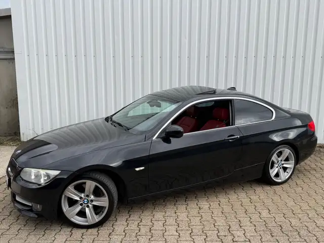 BMW 330 i xDrive*Limited Edition*1.Hand*S-Dach*Leder