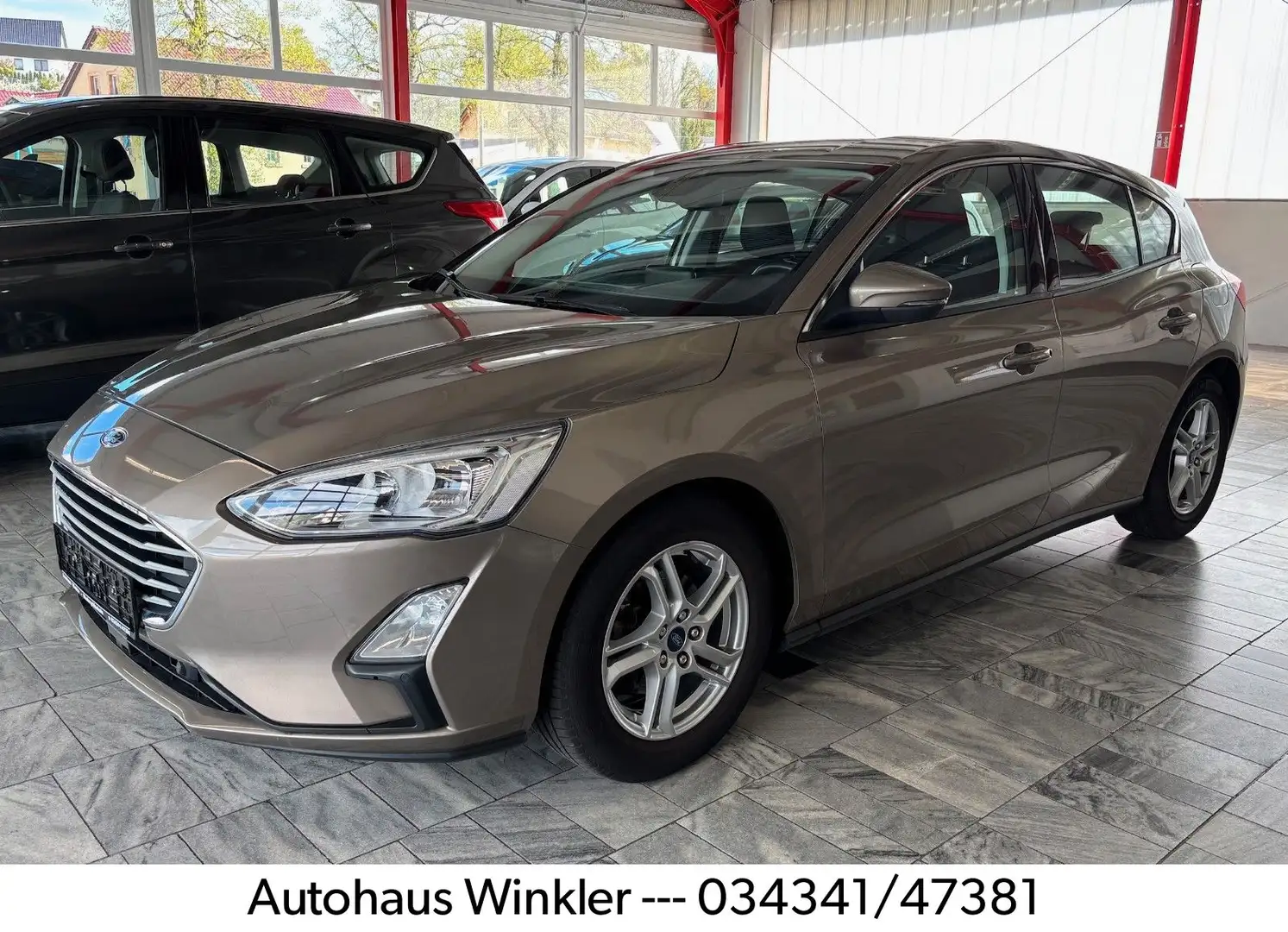 Ford Focus Lim. Cool & Connect Winterpaket Navi Silber - 1