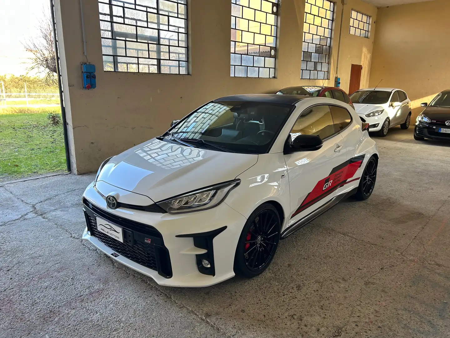 Toyota Yaris GR 1.6 Turbo - GRAFICHE RIMOVIBILI Bianco - 2