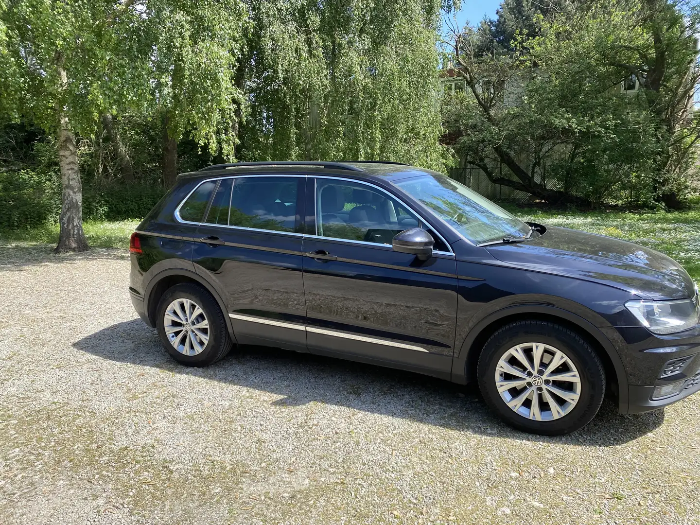 Volkswagen Tiguan Tiguan 2.0 TDi SCR Comfortline DSG (EU6.2) Zwart - 2