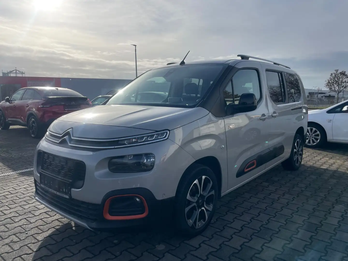 Citroen Berlingo Shine XL*AUTOMATIK*7-SITZER* Beige - 1