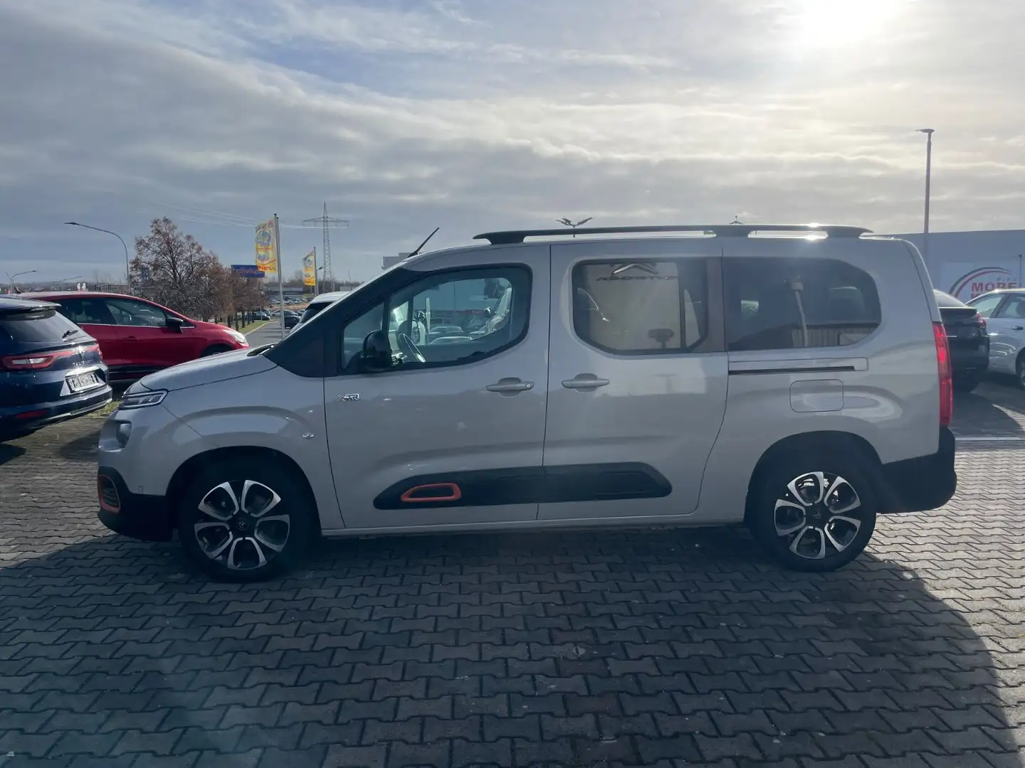 Citroen Berlingo Shine XL*AUTOMATIK*7-SITZER* Beige - 2