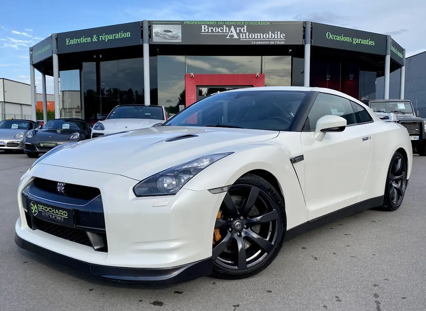 Nissan GT-R (R35) / 3.8l V6 Bi-Turbo 485 CH BVA 6 / Weiß - 1