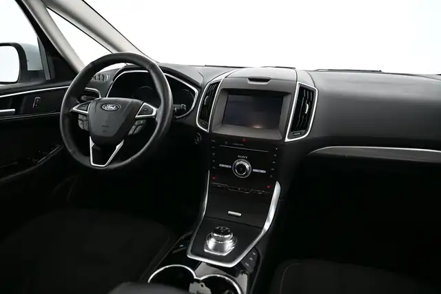 Ford S-Max view 18