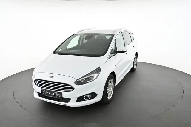 Ford S-Max view 11