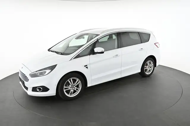 Ford S-Max view 3