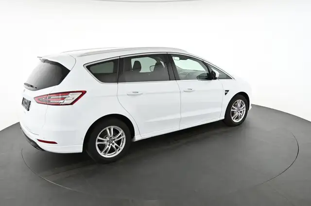 Ford S-Max view 4