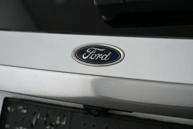 Ford S-Max view 13