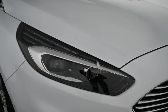 Ford S-Max view 16