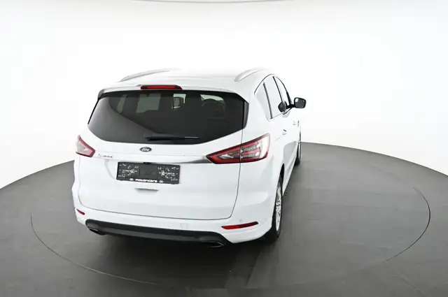 Ford S-Max view 12