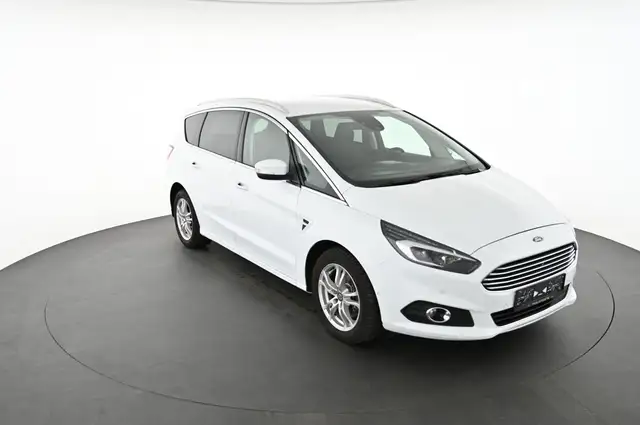 Ford S-Max view 10