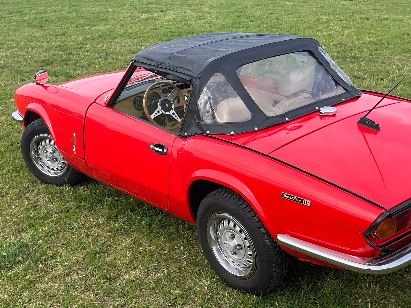 Triumph Spitfire MK IV 1500 Rot - 1