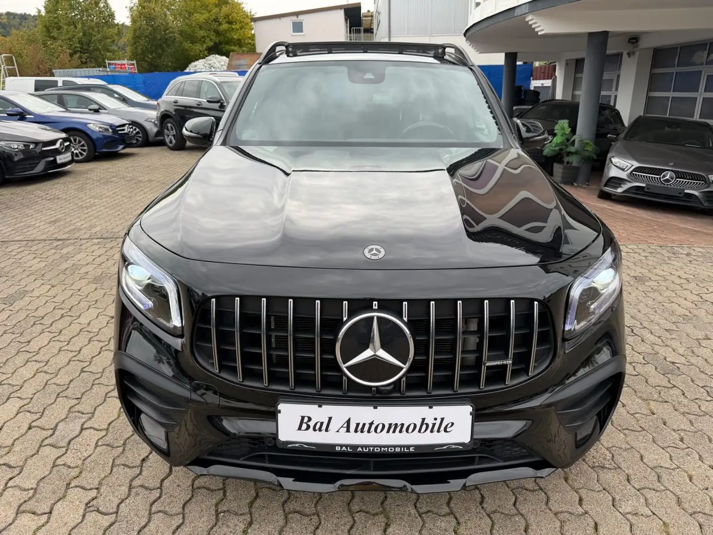 Mercedes-Benz GLB 35 AMG 4Matic PANO LED KAM AMBI WIEDE Schwarz - 2