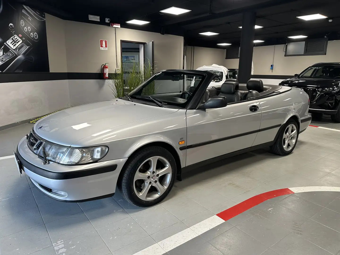 Saab 9-3 9-3 Cabrio 2.0t SE c/2airbag auto Argent - 1