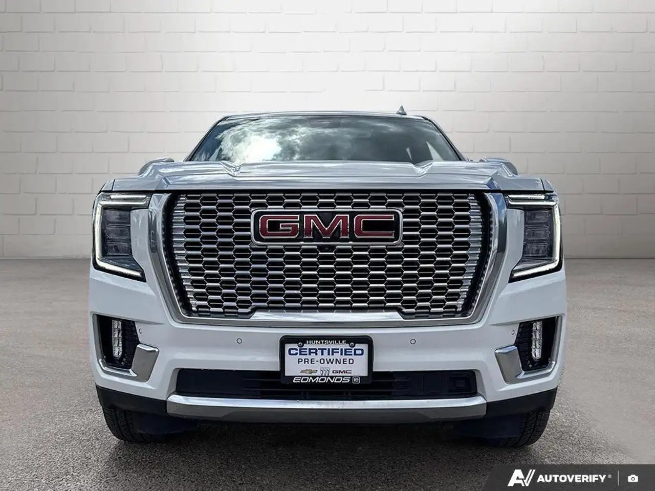 GMC Yukon снимка GMC Yukon