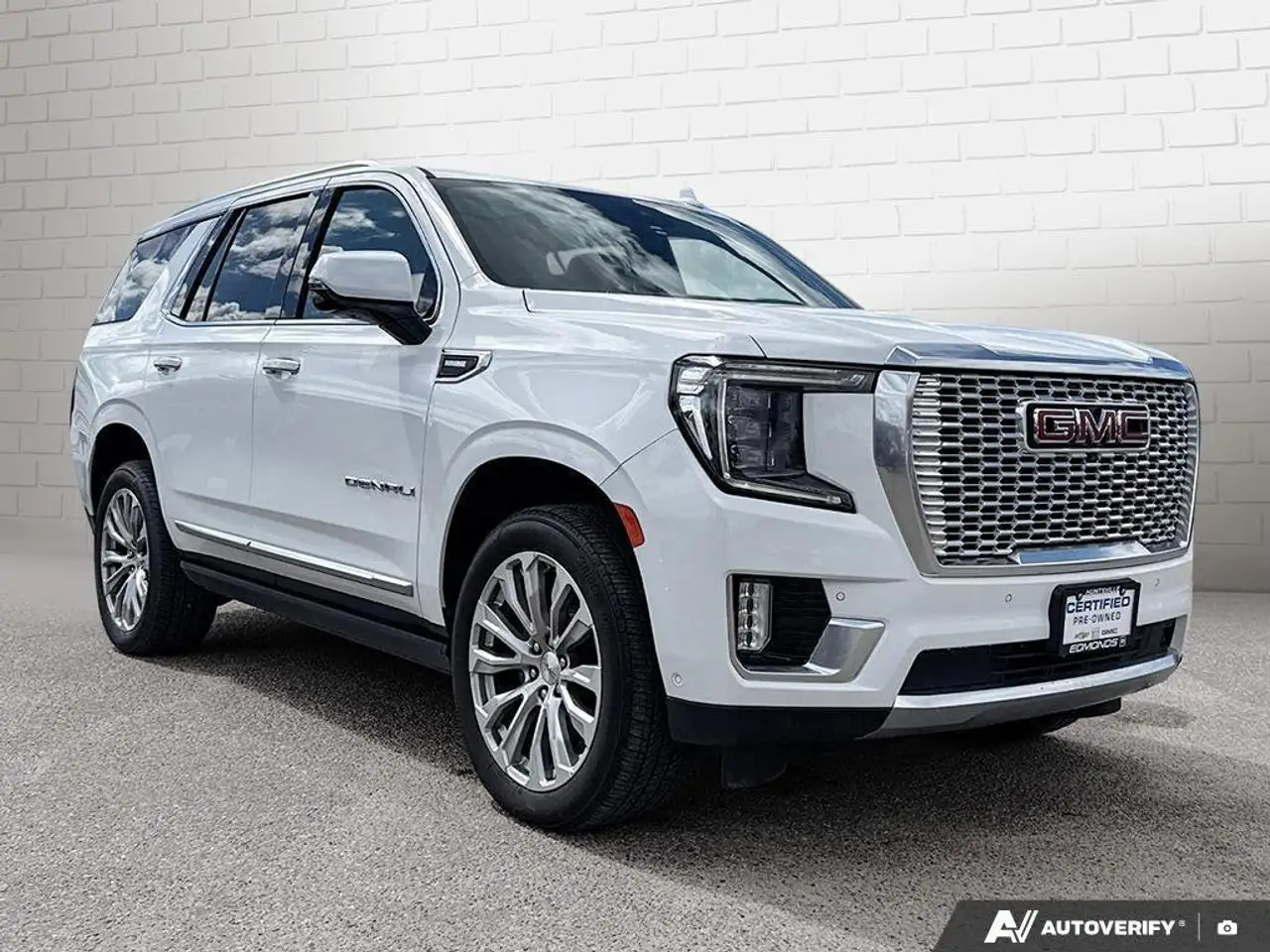 GMC Yukon снимка GMC Yukon