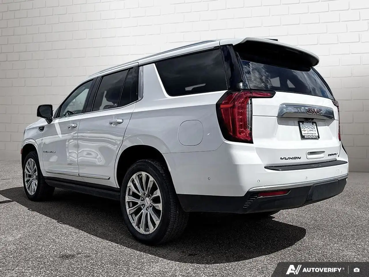 GMC Yukon снимка GMC Yukon