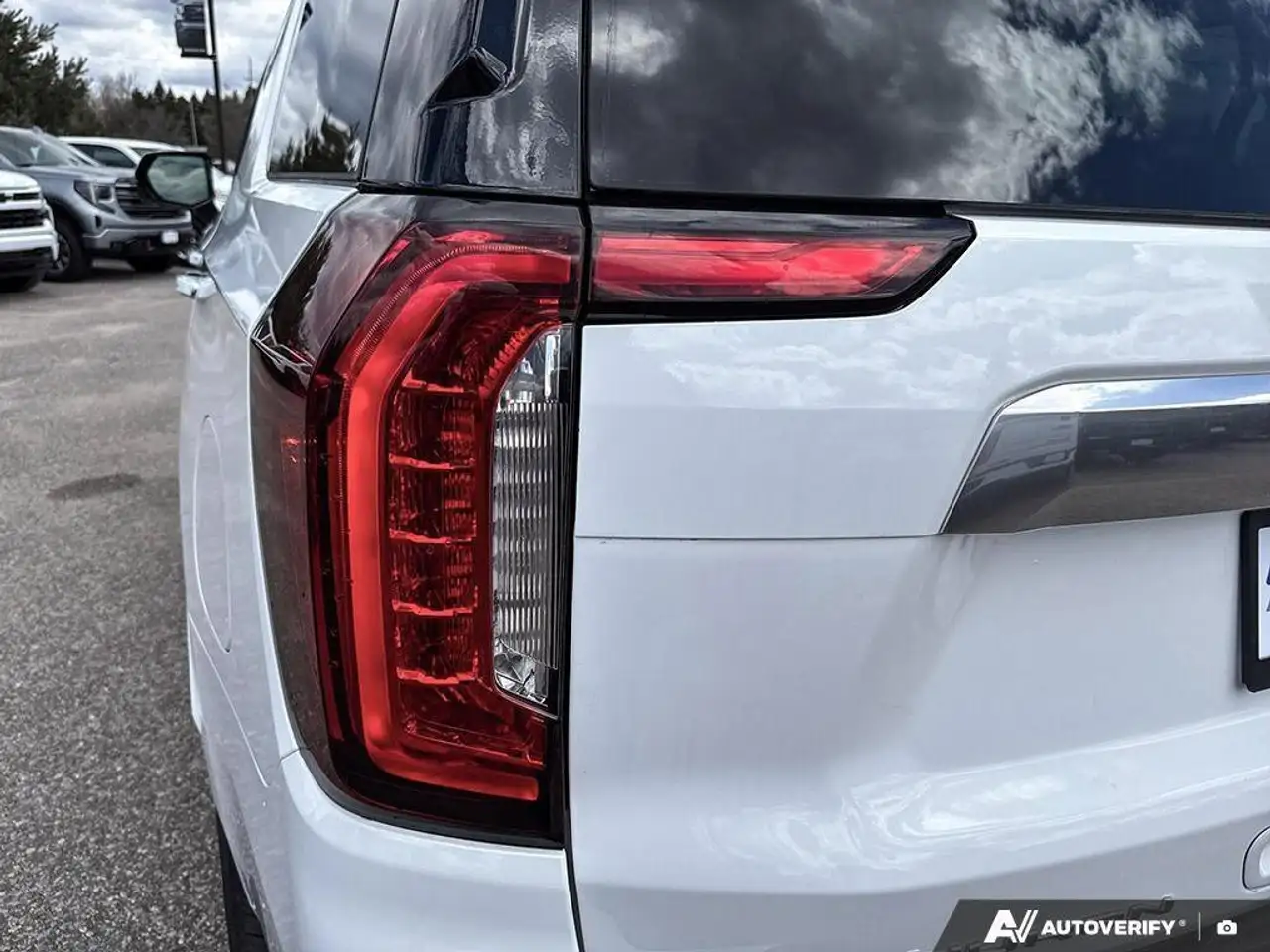 GMC Yukon снимка GMC Yukon