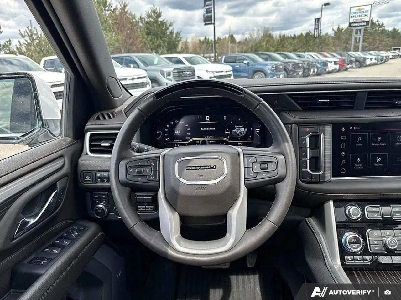 GMC Yukon снимка GMC Yukon
