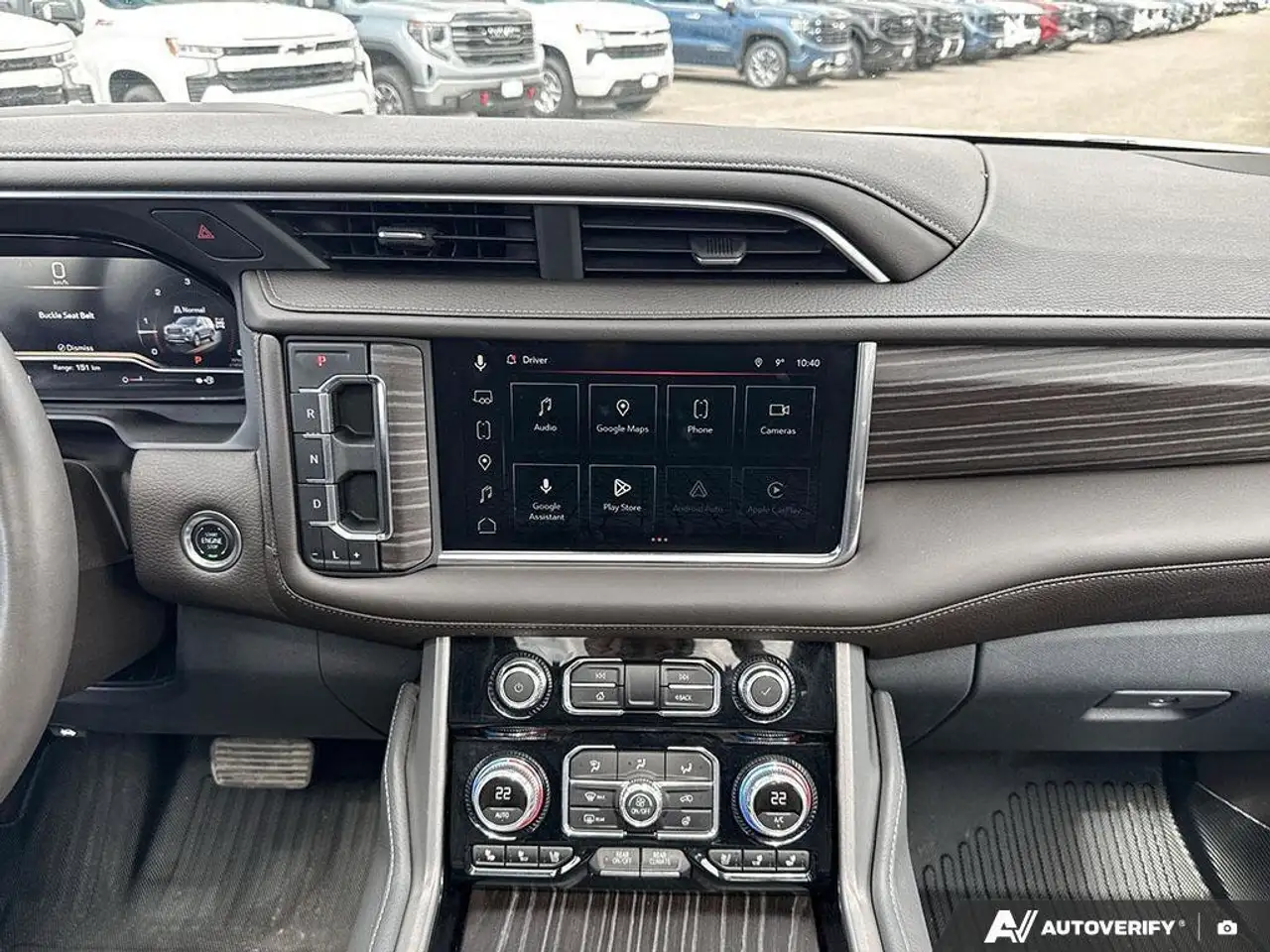 GMC Yukon снимка GMC Yukon