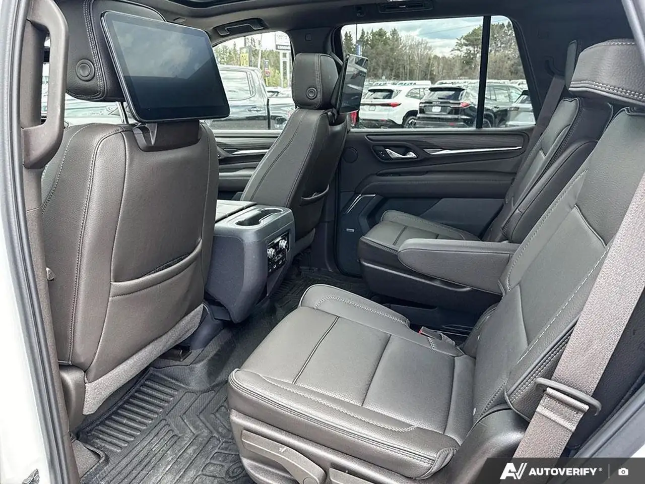 GMC Yukon снимка GMC Yukon