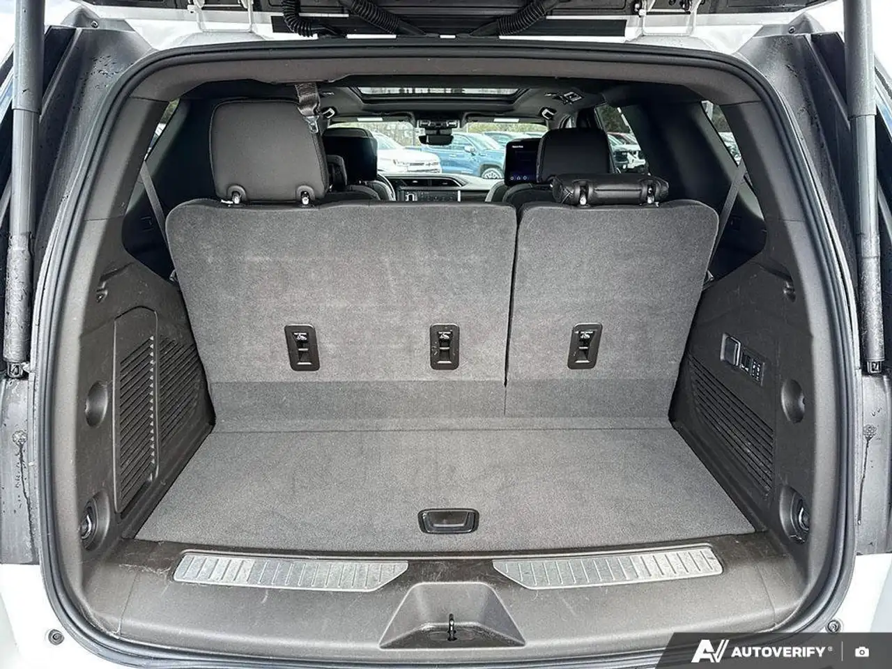 GMC Yukon снимка GMC Yukon