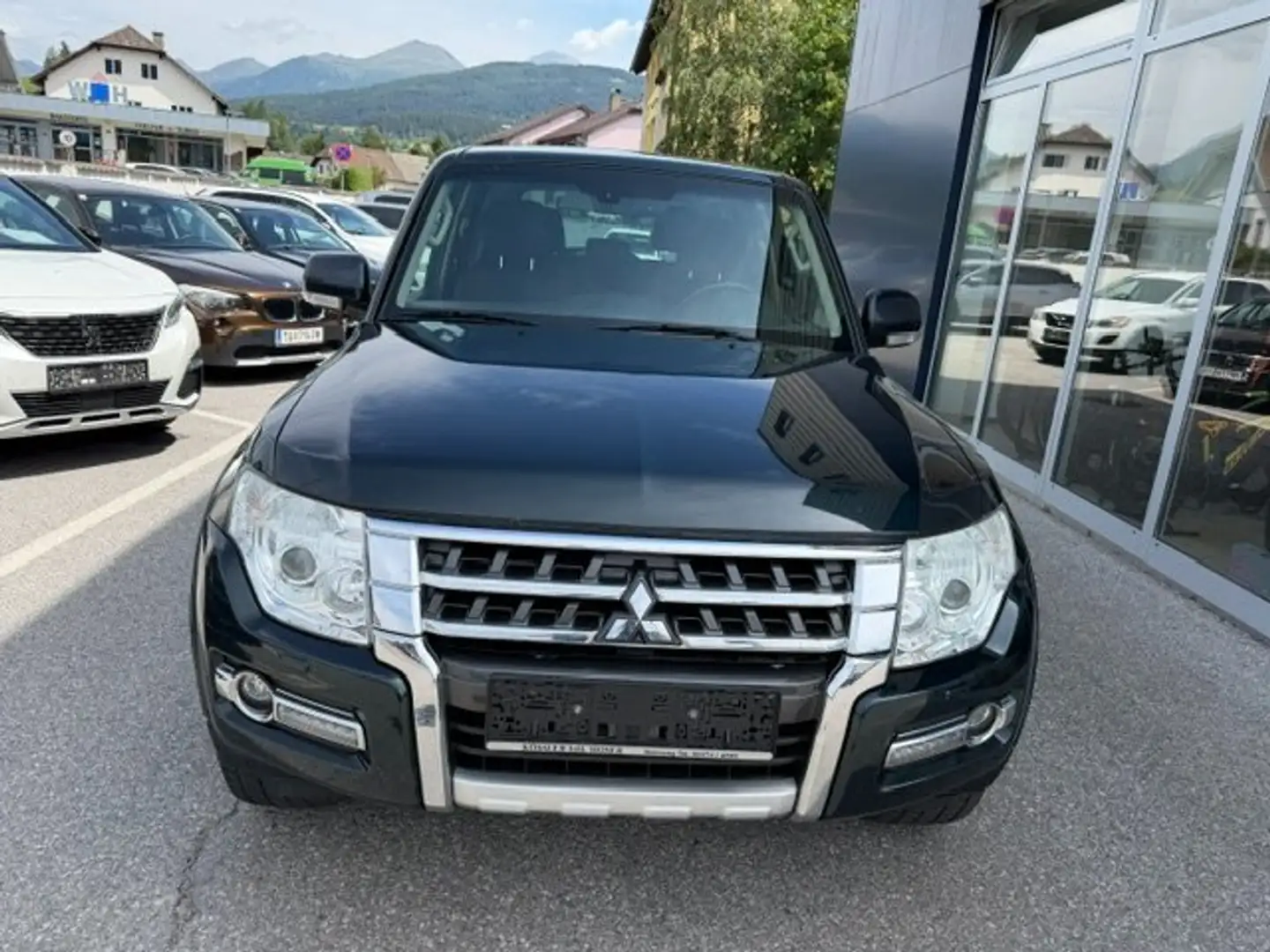 Mitsubishi Pajero 3.2 DI-D Edition 100 (5-trg.) *Untersetzung* Grün - 2