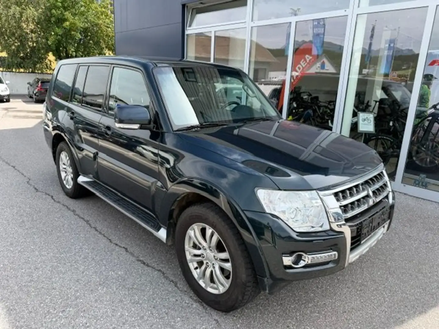 Mitsubishi Pajero 3.2 DI-D Edition 100 (5-trg.) *Untersetzung* Grün - 1