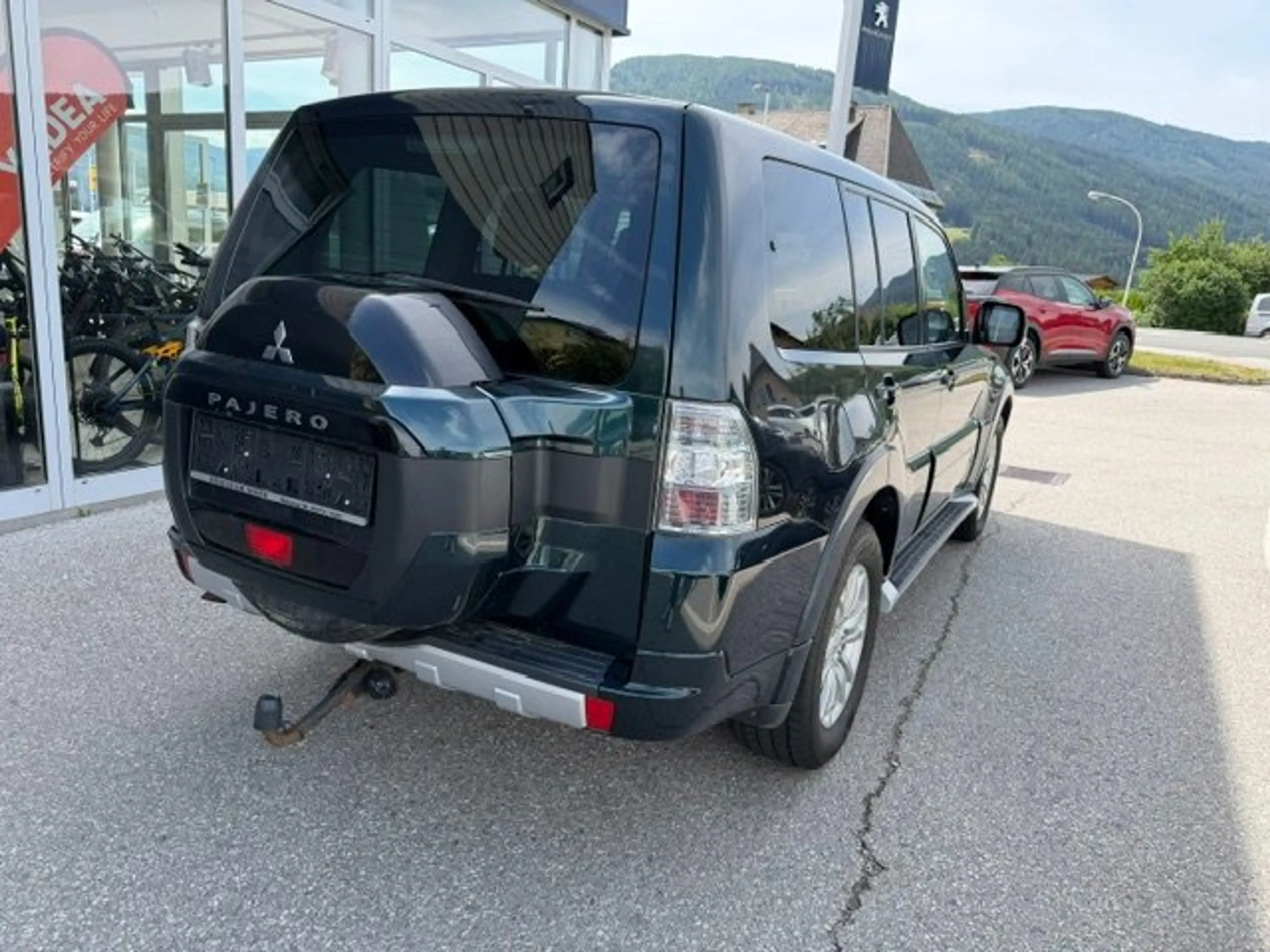 Mitsubishi Pajero 3.2 DI-D Edition 100 (5-trg.) *Untersetzung* — photo 6