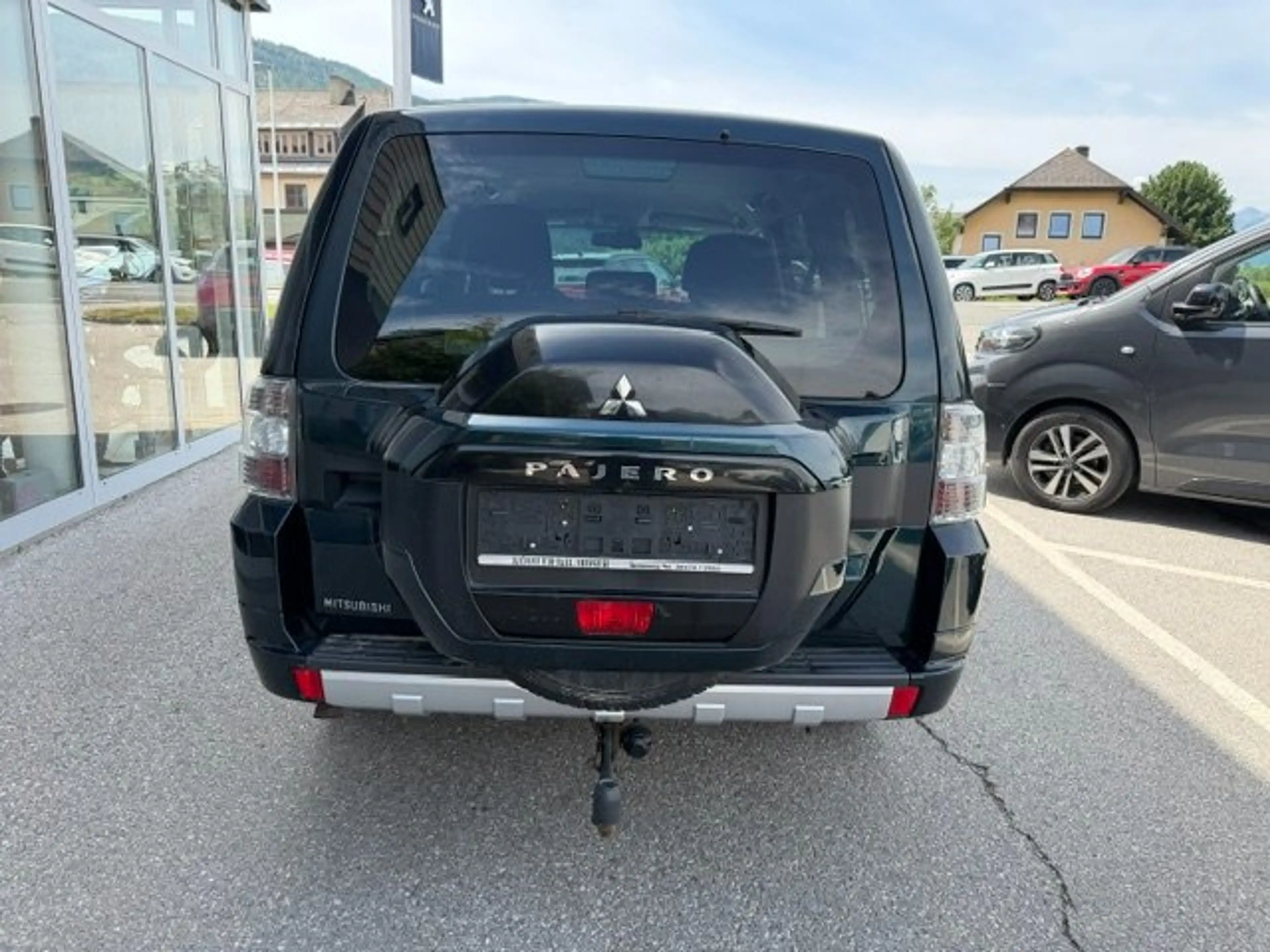 Mitsubishi Pajero 3.2 DI-D Edition 100 (5-trg.) *Untersetzung* — photo 5