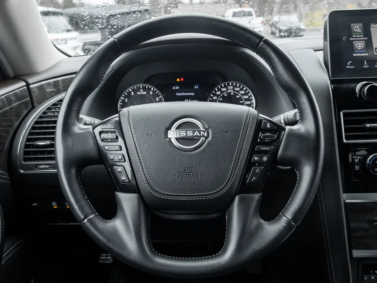 Nissan Armada снимка Nissan Armada
