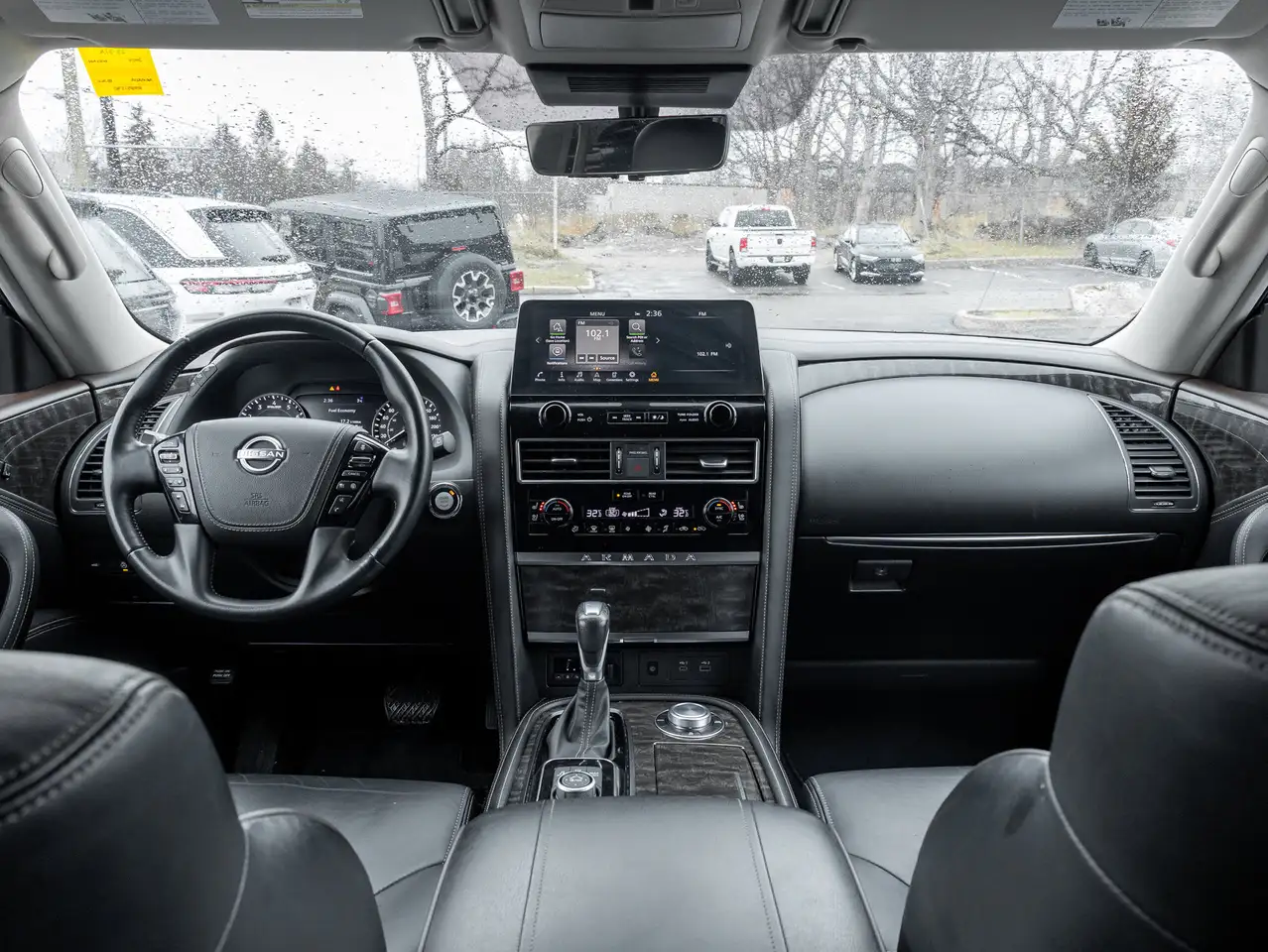 Nissan Armada снимка Nissan Armada