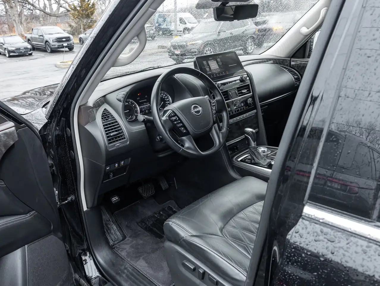 Nissan Armada снимка Nissan Armada