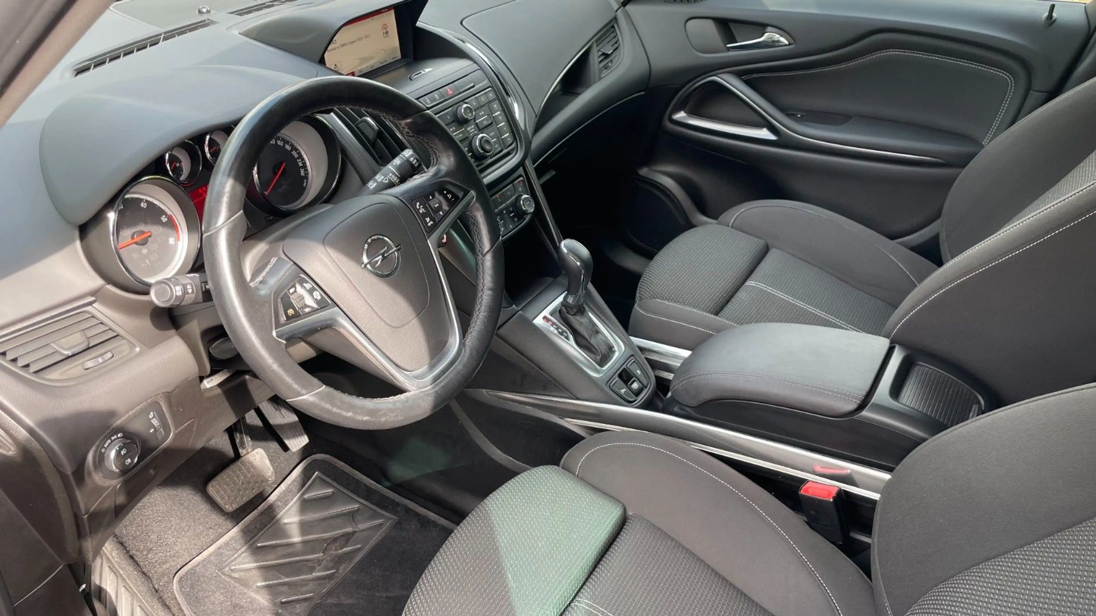 Opel Zafira Tourer Zafira C Tourer 2.0 CDTI / 7 Sitzer / Navi  AHK — photo 10
