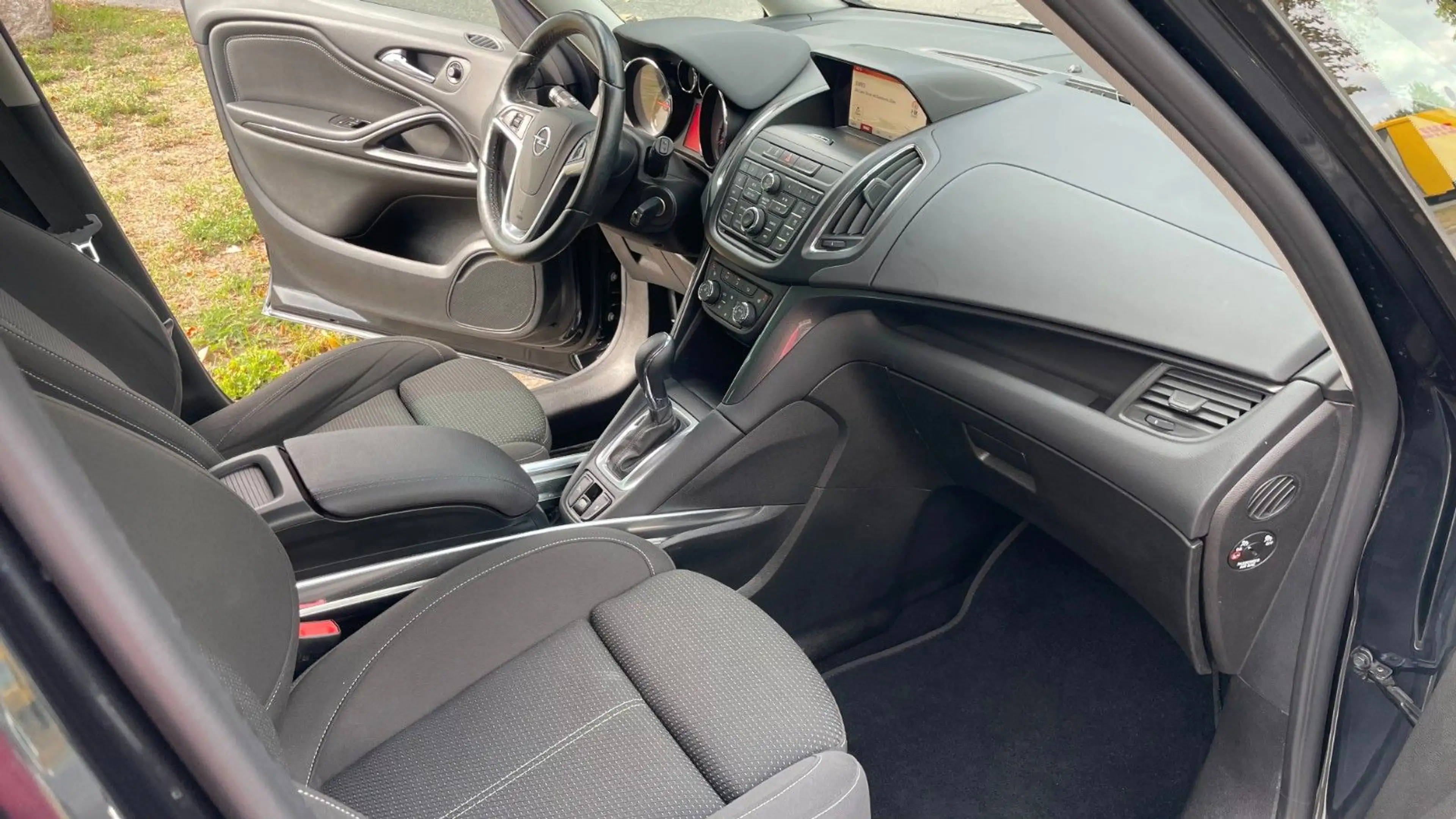 Opel Zafira Tourer Zafira C Tourer 2.0 CDTI / 7 Sitzer / Navi  AHK — photo 11