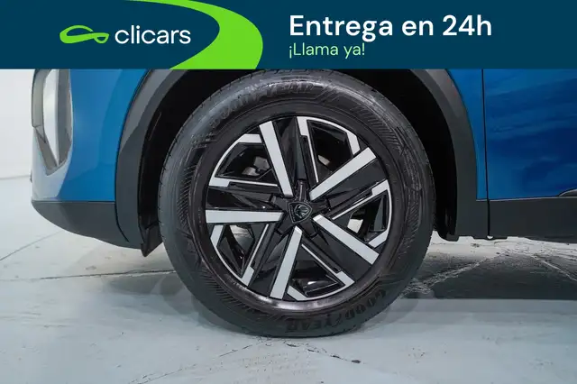 Peugeot 2008 view 11