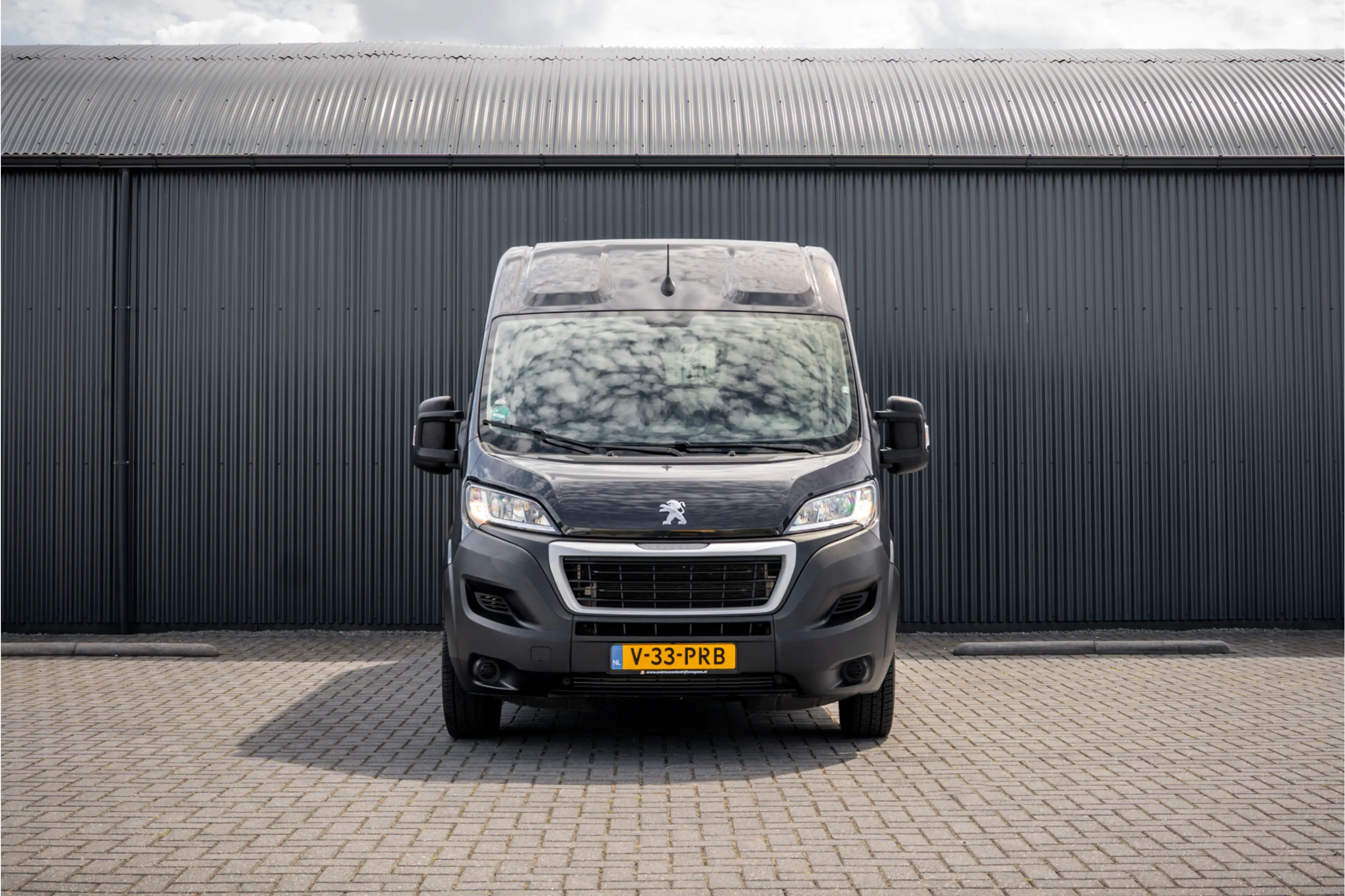 Peugeot Boxer 2.2 BlueHDi 140 L2H2 | 140 PK | 3-Zits | Cruise | — photo 3