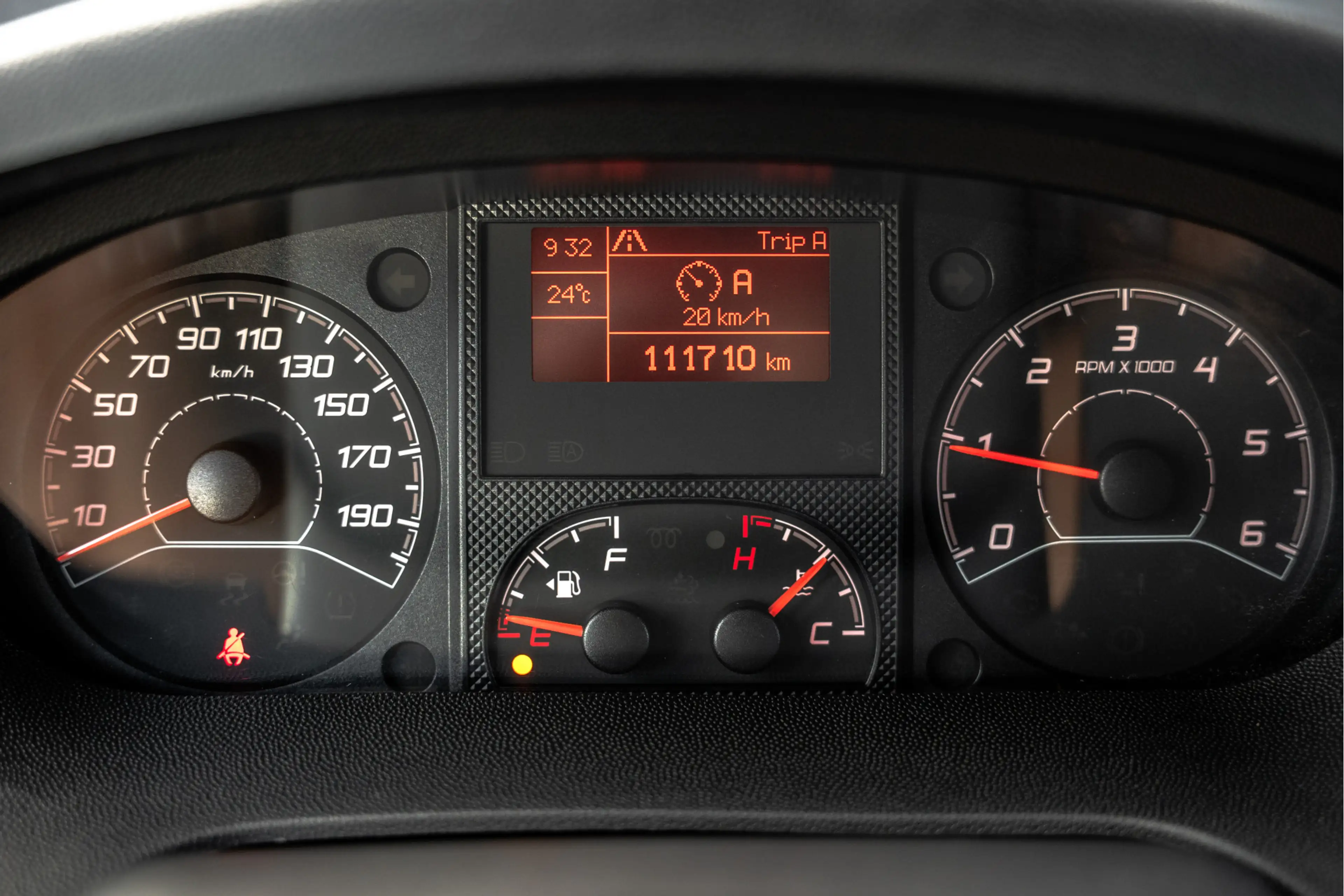 Peugeot Boxer 2.2 BlueHDi 140 L2H2 | 140 PK | 3-Zits | Cruise | — photo 16