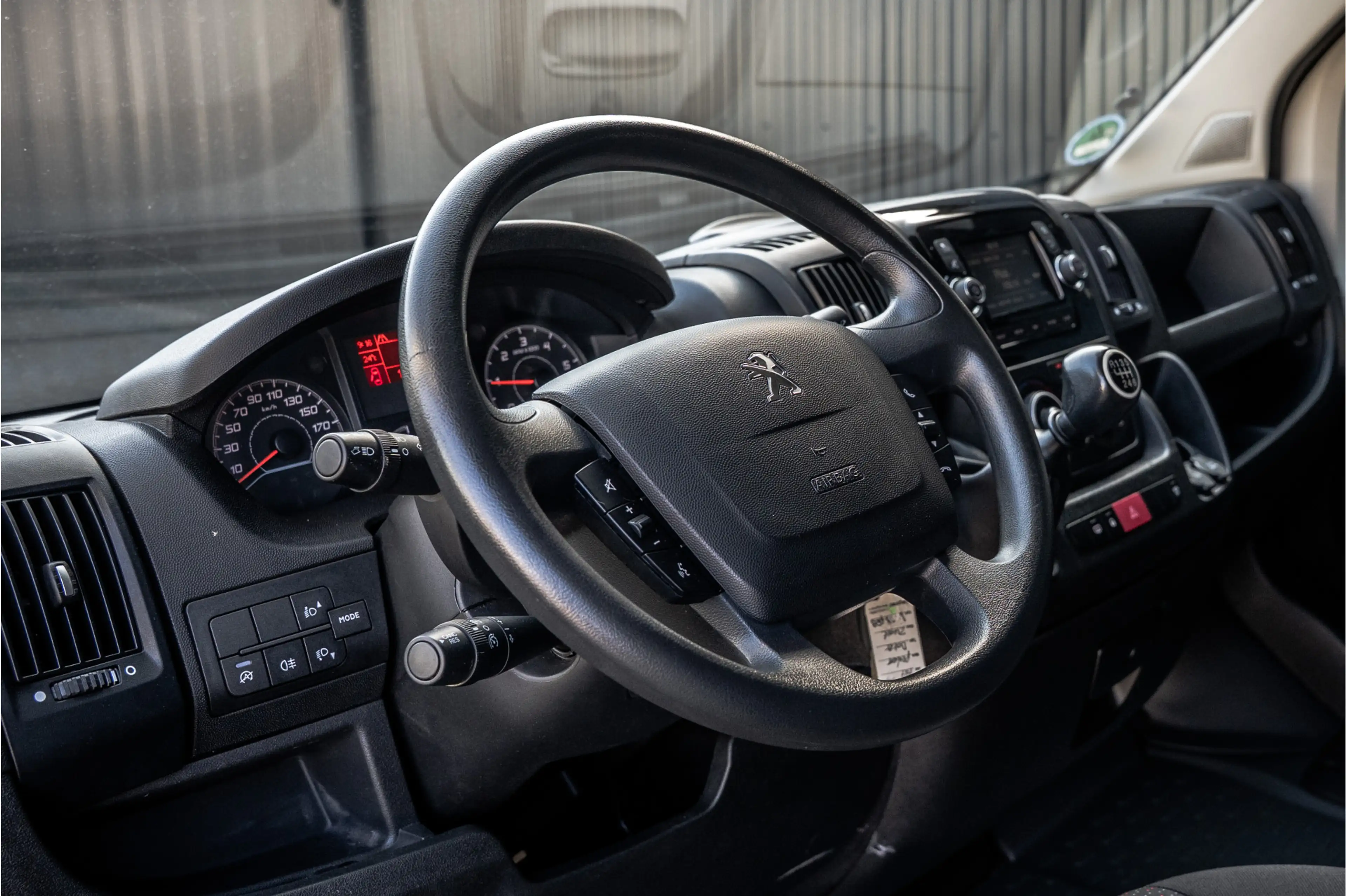 Peugeot Boxer 2.2 BlueHDi 140 L2H2 | 140 PK | 3-Zits | Cruise | — photo 12