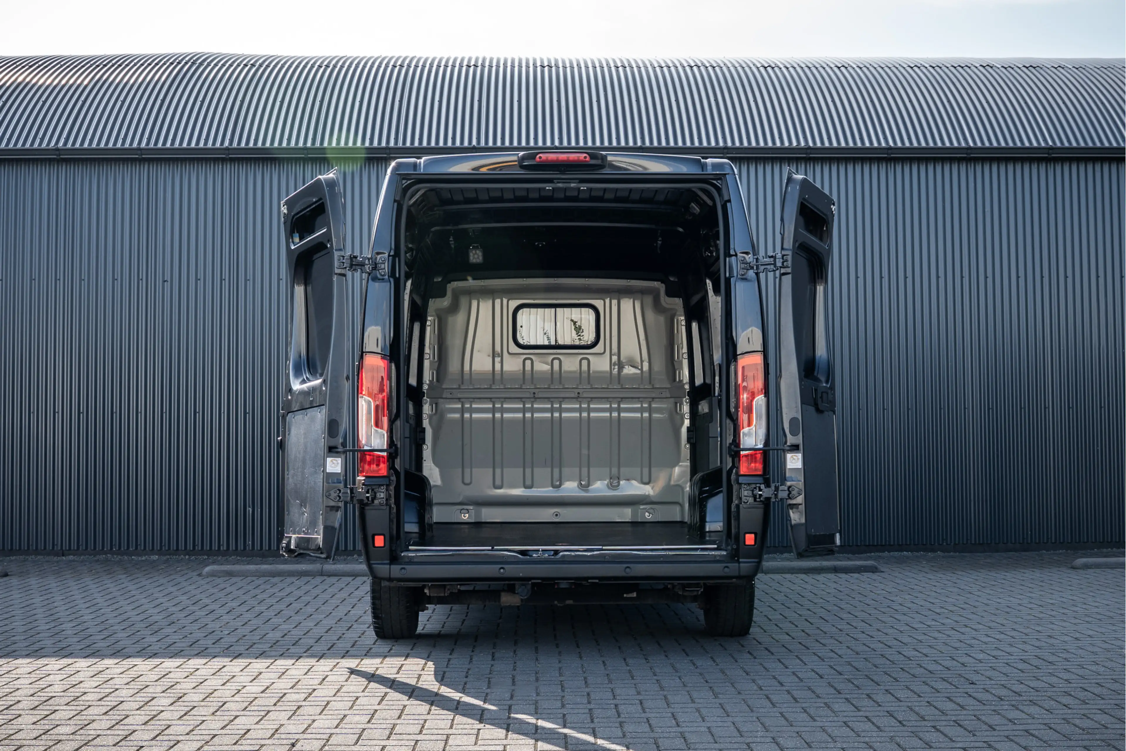 Peugeot Boxer 2.2 BlueHDi 140 L2H2 | 140 PK | 3-Zits | Cruise | — photo 10